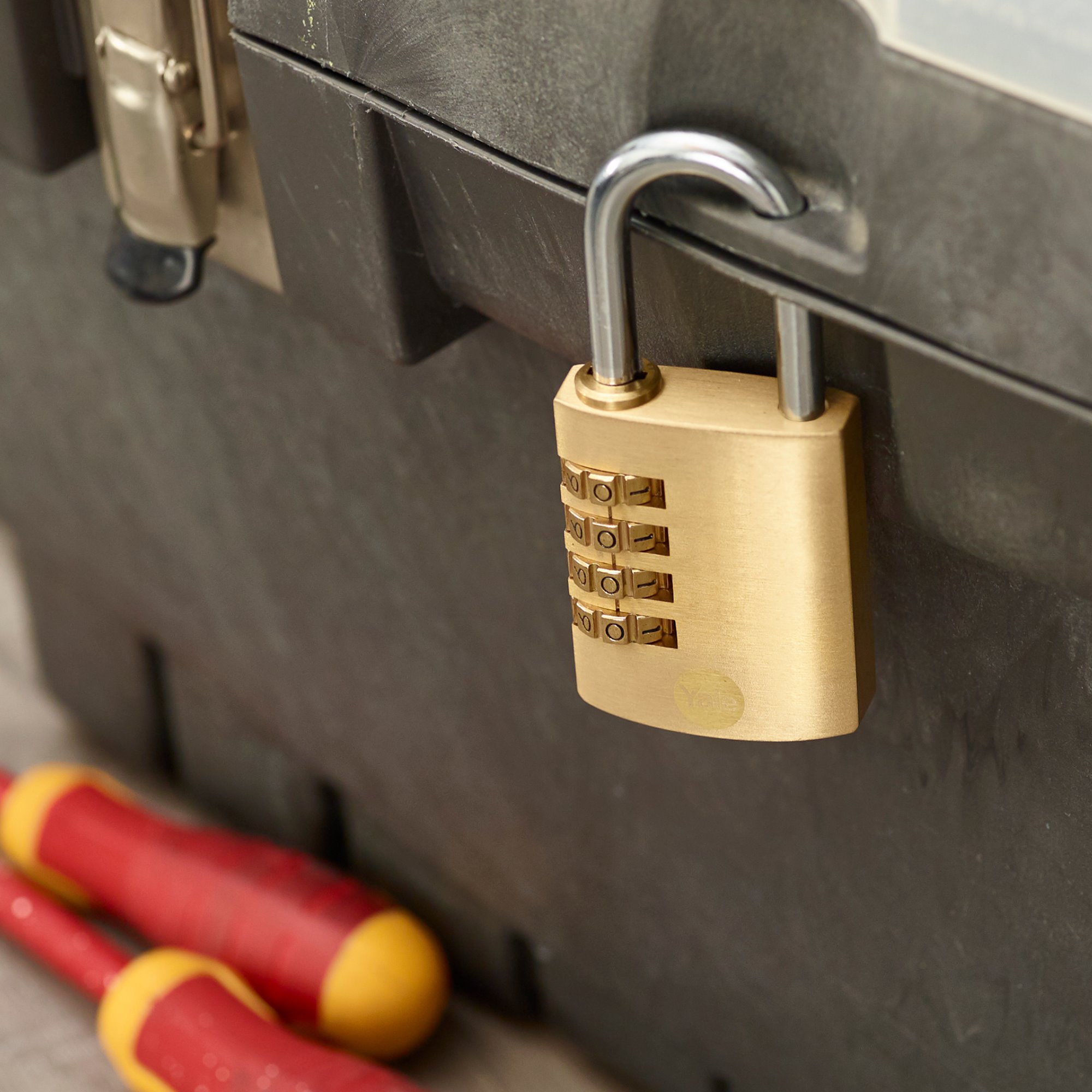 Master Lock Gold Combination Padlock, Gate Lock for Netherlands