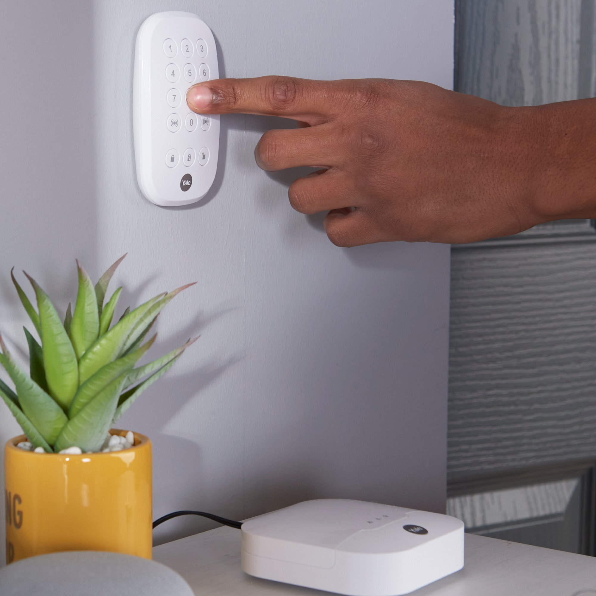 Sync Smart Home Alarm Yale